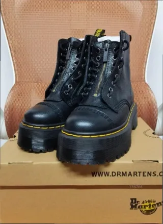 Botas Dr. Martens Negras Plataforma