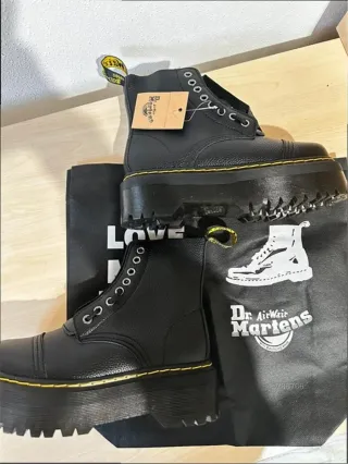 Botas Dr. Martens con cremallera