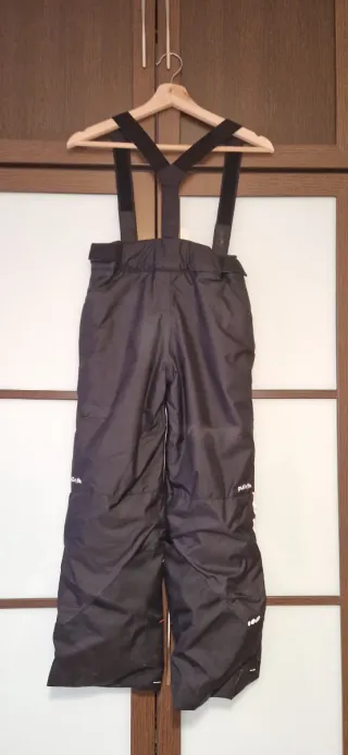 Traje esquí completo 8 años. Regalo manoplas T10.