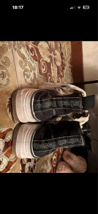 Stivaletti neri e bianchi