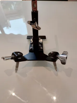 Pedal y soporte para cencerro