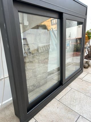 Ventana aluminio con persiana