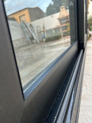 Ventana aluminio con persiana