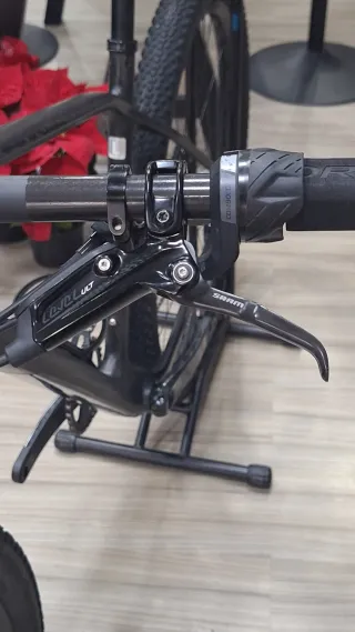 ORBEA ALMA RUEDAS CARBONO Y GRUPO XT DI A ESTRENAR