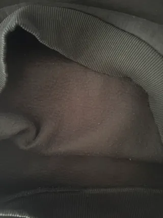 Calda felpa con cappuccio nera