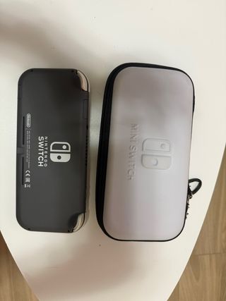 Nintendo Switch Lite Gris + Funda