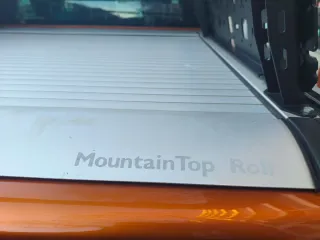 Persiana arco y rack de carga con planchas Ford Ra