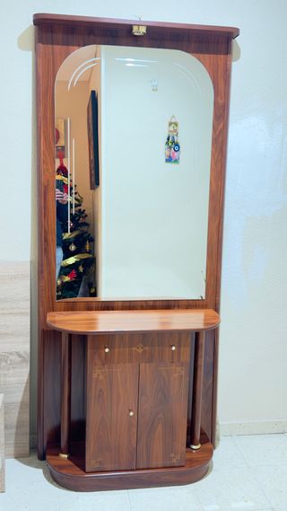 Entradita de madera con espejo