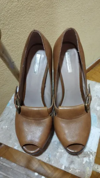Zapatos de tacón Zara piel marrón