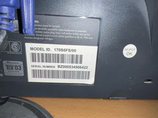 Philips 170S Monitor y Teclado