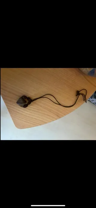 Collana con ciondolo a forma di goccia