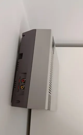 Consola Nintendo NES con juego y accesorios