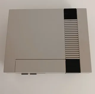 Consola Nintendo NES con juego y accesorios