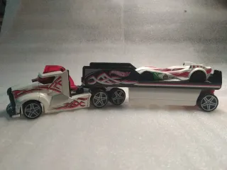 Camiones articulados Hot Wheels