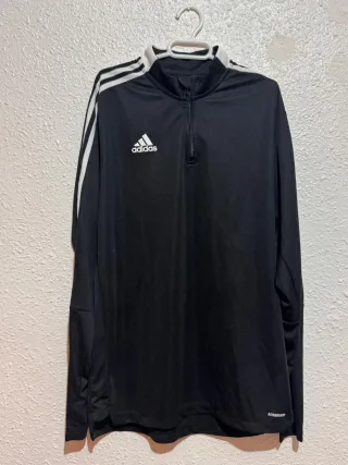 Sudadera Adidas negra con cremallera