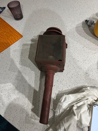 Vecchio lampione stradale vintage in ferro. Origin