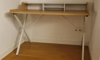 Escritorio madera y metal blanco