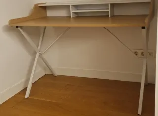 Escritorio madera y metal blanco