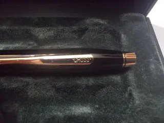 Bolígrafo CROSS Century II Laca negra y Oro 23K