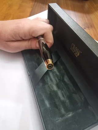 Bolígrafo CROSS Century II Laca negra y Oro 23K