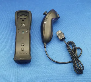 CONSOLA WII MINI COMPLETA + JUEGO MARIO KART WII