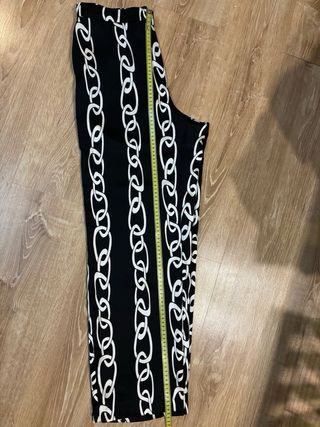 Pantalón Mango Negro Estampado Cadenas