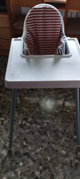 Trona infantil para comer