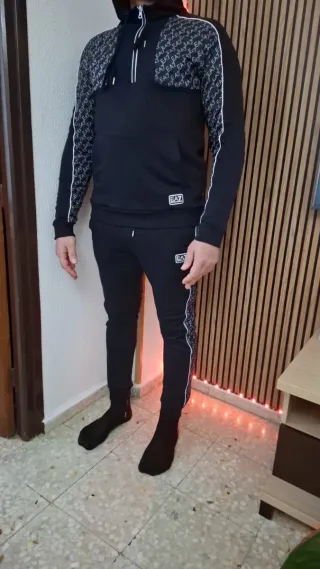 Conjunto Sudadera y Pantalón EA7 Talla XL y L