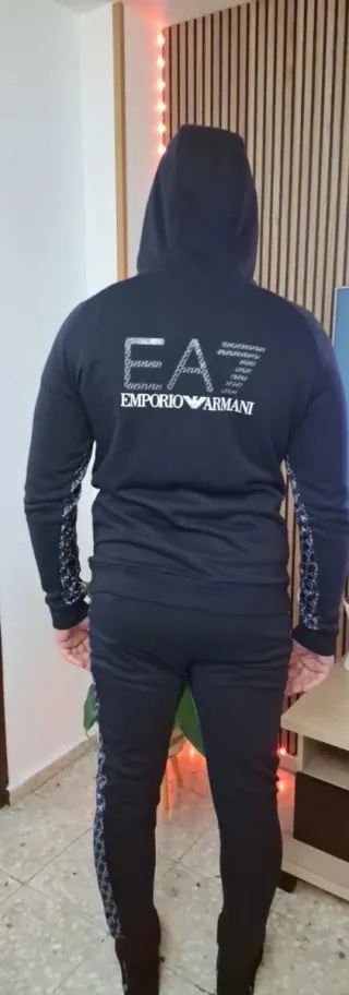 Conjunto Sudadera y Pantalón EA7 Talla XL y L