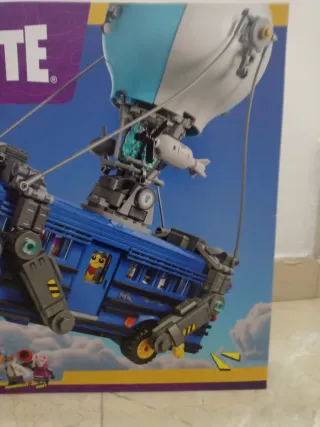 LEGO Fortnite Battle Bus. Lego 77073