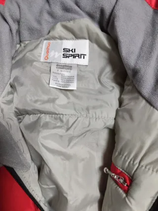 Mono de esquí rojo y gris T8 + manoplas a juego