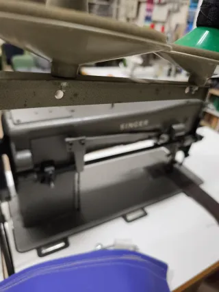 Máquina de coser Singer triple arrastre