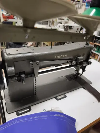 Máquina de coser Singer triple arrastre