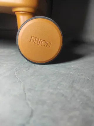 Maleta de viaje Bic's negra y marrón