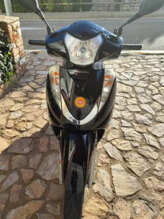 Honda SH 300i (22.728 km reals)