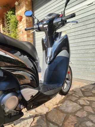 Honda SH 300i (22.728 km reals)