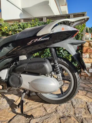 Honda SH 300i (22.728 km reals)