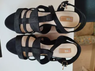 Sandalias de cuña negras