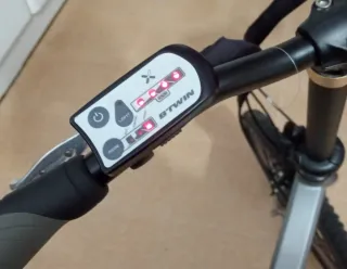 Bicicleta eléctrica B-TWIN motor 700