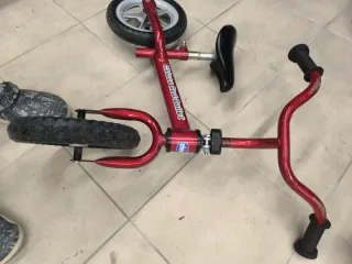Bici sin pedales Chicco roja
