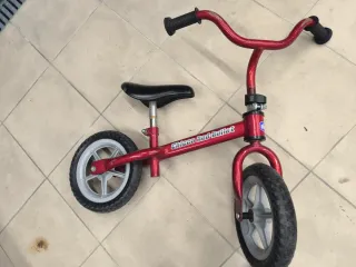 Bici sin pedales Chicco roja