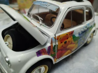 Coche Fiat 500 de colección Winnie the Pooh