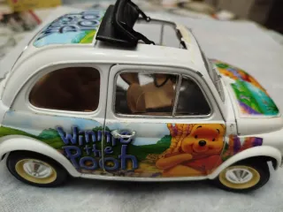 Coche Fiat 500 de colección Winnie the Pooh