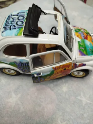 Coche Fiat 500 de colección Winnie the Pooh