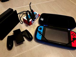 Nintendo Switch Azul e Vermelho
