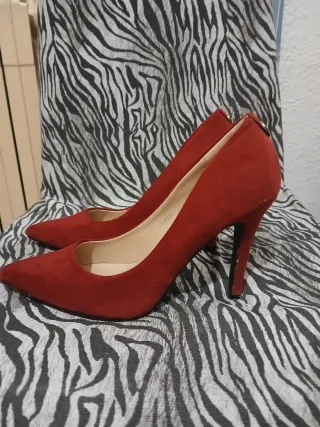 Zapatos de tacón rojos GUAPISSIMA