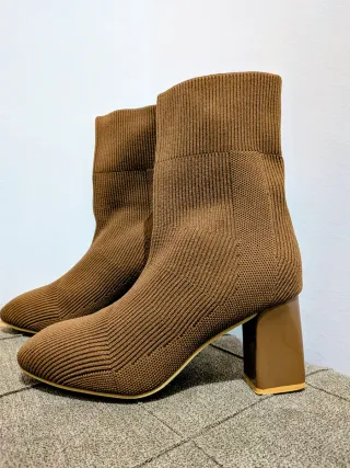 Botines de mujer marrones.