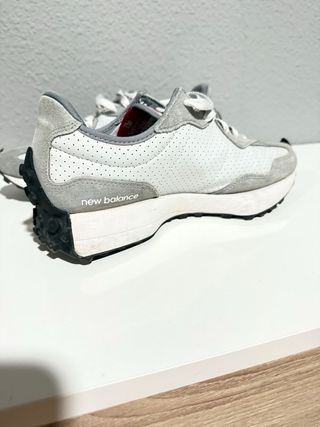 Zapatillas New Balance 327 Gris y Blanco
