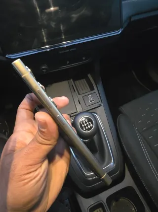 Samsung Galaxy S24 Ultra GOLD Con Auriculares.