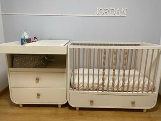 Cuna y cambiador bebé